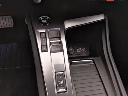 Photo 13 Peugeot 308  SW PHEV 180 e-EAT8