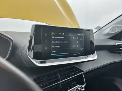 Photo 20 Peugeot 208  Electrique 50 kWh 136ch