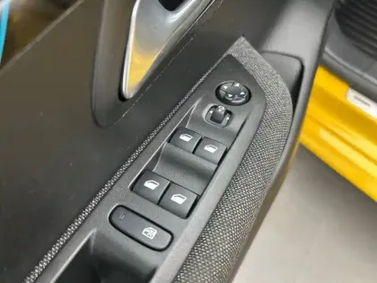 Photo 17 Peugeot 208  Electrique 50 kWh 136ch