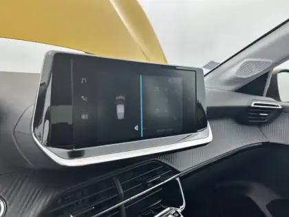 Photo 21 Peugeot 208  Electrique 50 kWh 136ch