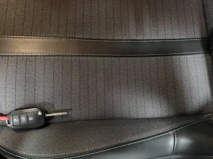 Photo 33 Peugeot 208  PureTech 100 S&S BVM6