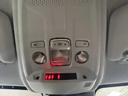 Photo 31 Peugeot 208  PureTech 100 S&S BVM6