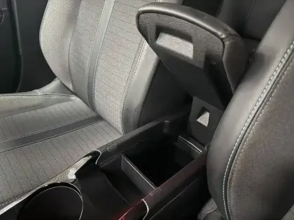 Photo 42 Peugeot 208  PureTech 100 S&S BVM6