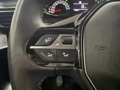 Photo 69 Peugeot 208  PureTech 100 S&S BVM6