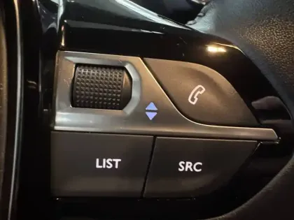 Photo 26 Peugeot 2008  PureTech 100 S&S BVM6