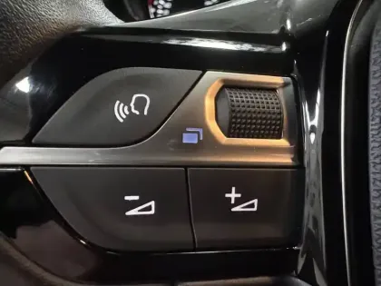 Photo 25 Peugeot 2008  PureTech 100 S&S BVM6