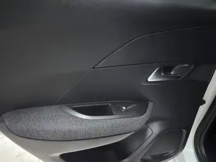 Photo 11 Peugeot 2008  PureTech 100 S&S BVM6