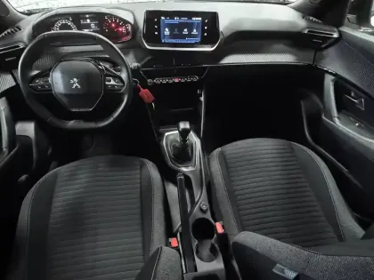 Photo 39 Peugeot 2008  PureTech 100 S&S BVM6