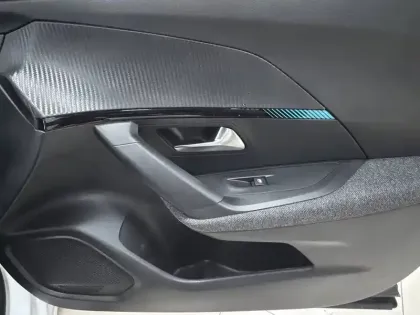 Photo 16 Peugeot 2008  PureTech 100 S&S BVM6