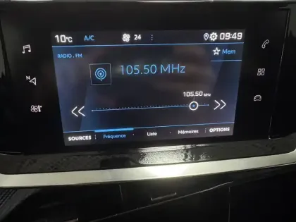 Photo 33 Peugeot 2008  PureTech 100 S&S BVM6