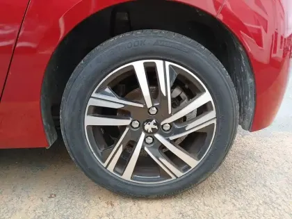 Photo 39 Peugeot 208 Gén. II Ph1 NG Roadtrip 5