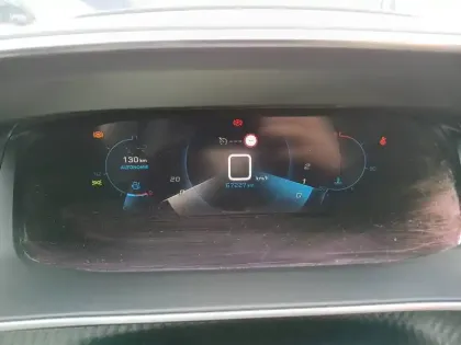 Photo 32 Peugeot 208 Gén. II Ph1 NG Roadtrip 5