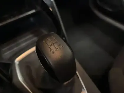 Photo 12 Peugeot 208  PURETECH 75 S&S BVM5