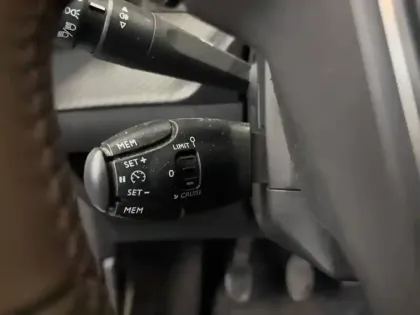 Photo 16 Peugeot 208  PURETECH 75 S&S BVM5