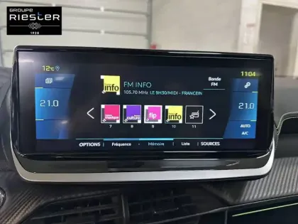 Photo 21 Peugeot 2008  Electrique 136 ch