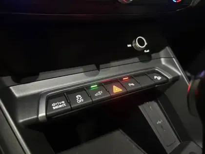 Photo 15 Audi Q3  45 TFSIe 245 ch S tronic 6