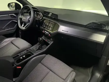 Photo 6 Audi Q3  45 TFSIe 245 ch S tronic 6