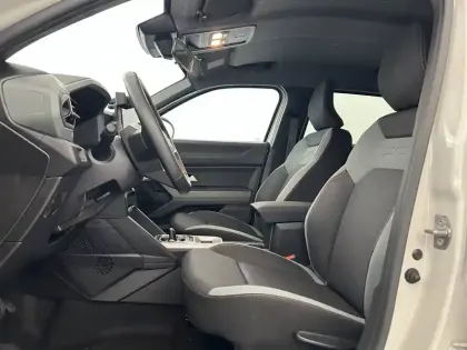 Photo 8 Dacia Duster  Hybrid 140