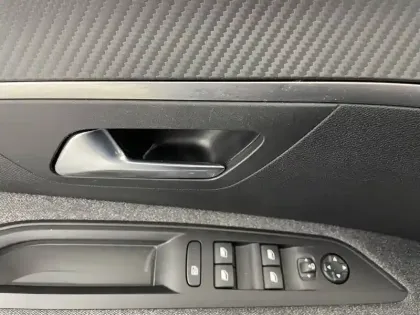 Photo 31 Peugeot 3008  BlueHDi 130ch S&S EAT8