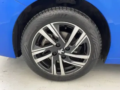 Photo 80 Peugeot 208  PureTech 100 S&S EAT8