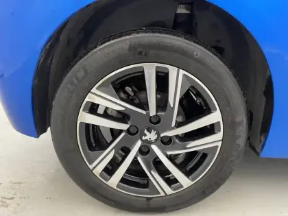 Photo 18 Peugeot 208  PureTech 100 S&S EAT8