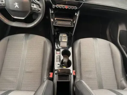 Photo 56 Peugeot 208  PureTech 100 S&S EAT8