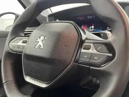 Photo 60 Peugeot 208  PureTech 100 S&S EAT8