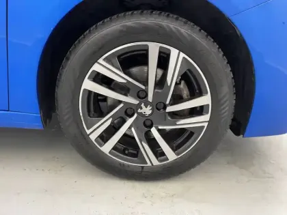 Photo 81 Peugeot 208  PureTech 100 S&S EAT8