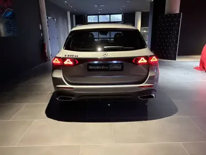Photo 62 Mercedes Classe E  Break 300 de Hybrid EQ 9G-Tronic