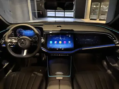 Photo 26 Mercedes Classe E  Break 300 de Hybrid EQ 9G-Tronic