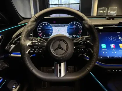 Photo 49 Mercedes Classe E  Break 300 de Hybrid EQ 9G-Tronic