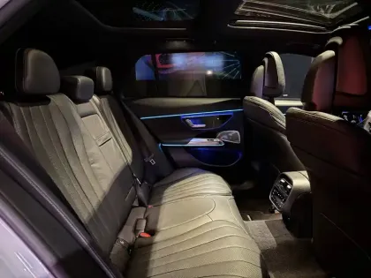 Photo 47 Mercedes Classe E  Break 300 de Hybrid EQ 9G-Tronic