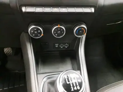 Photo 35 Renault Captur  TCe 90 - 21