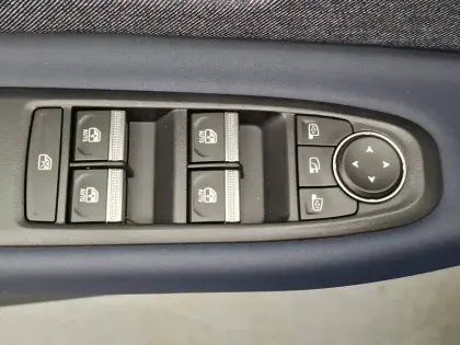 Photo 13 Renault 4 Renault  E-Tech Electrique 150 ch autonomie confort