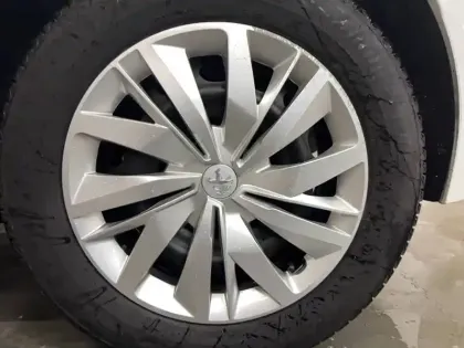 Photo 54 Peugeot 208  PURETECH 75 S&S BVM5