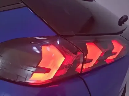 Photo 16 Peugeot 2008  PureTech 100 S&S BVM6