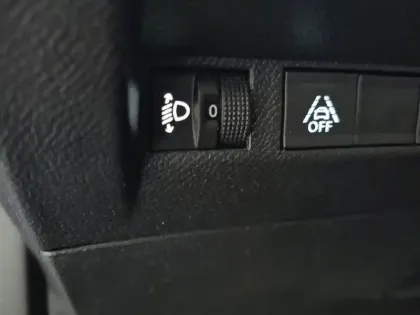 Photo 28 Peugeot 2008  PureTech 100 S&S BVM6