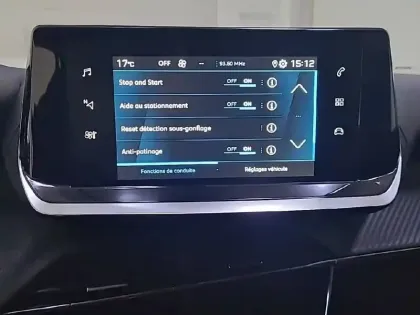 Photo 20 Peugeot 2008  PureTech 100 S&S BVM6