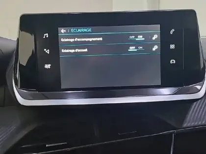 Photo 22 Peugeot 2008  PureTech 100 S&S BVM6