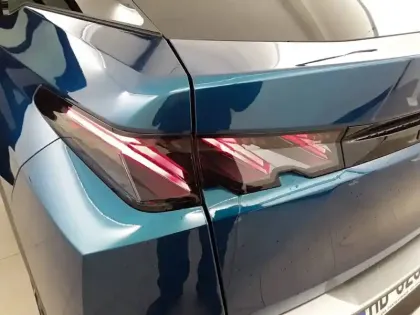 Photo 16 Peugeot 3008  Hybrid 136 e-DCS6