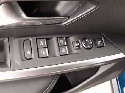 Photo 78 Peugeot 3008  Hybrid 136 e-DCS6