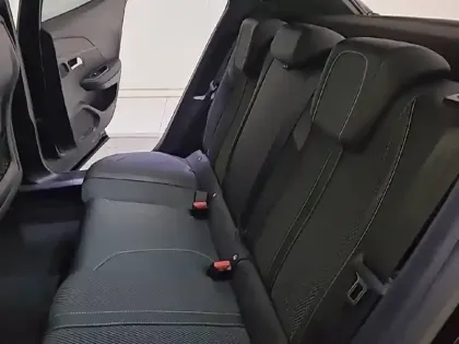 Photo 34 Peugeot 2008  Hybrid 145 e-DCS6