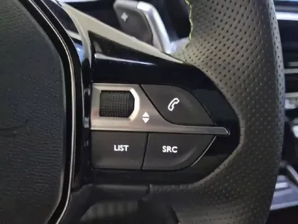 Photo 51 Peugeot 2008  Hybrid 145 e-DCS6