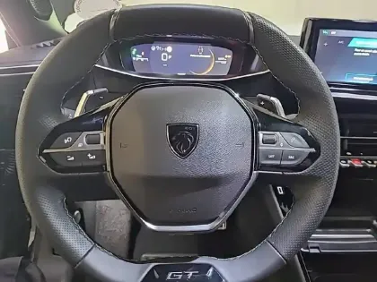 Photo 31 Peugeot 2008  Hybrid 145 e-DCS6