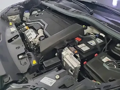 Photo 37 Peugeot 2008  Hybrid 145 e-DCS6