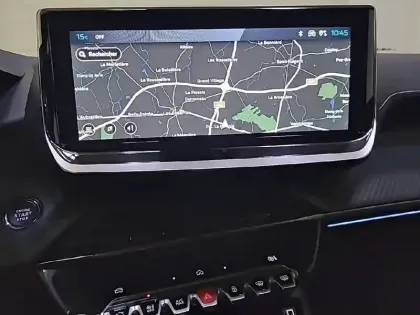 Photo 41 Peugeot 2008  Hybrid 145 e-DCS6