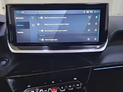 Photo 45 Peugeot 2008  Hybrid 145 e-DCS6