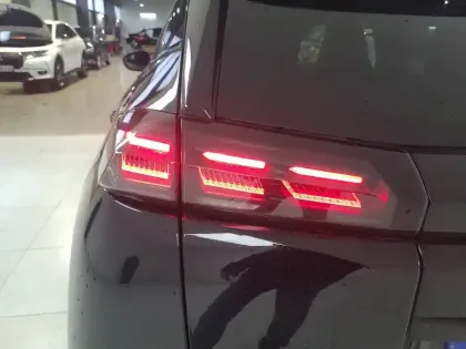 Photo 21 Peugeot 2008  Hybrid 145 e-DCS6