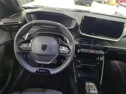 Photo 9 Peugeot 2008  Hybrid 145 e-DCS6