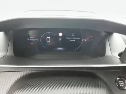 Photo 17 Peugeot 2008  Hybrid 145 e-DCS6